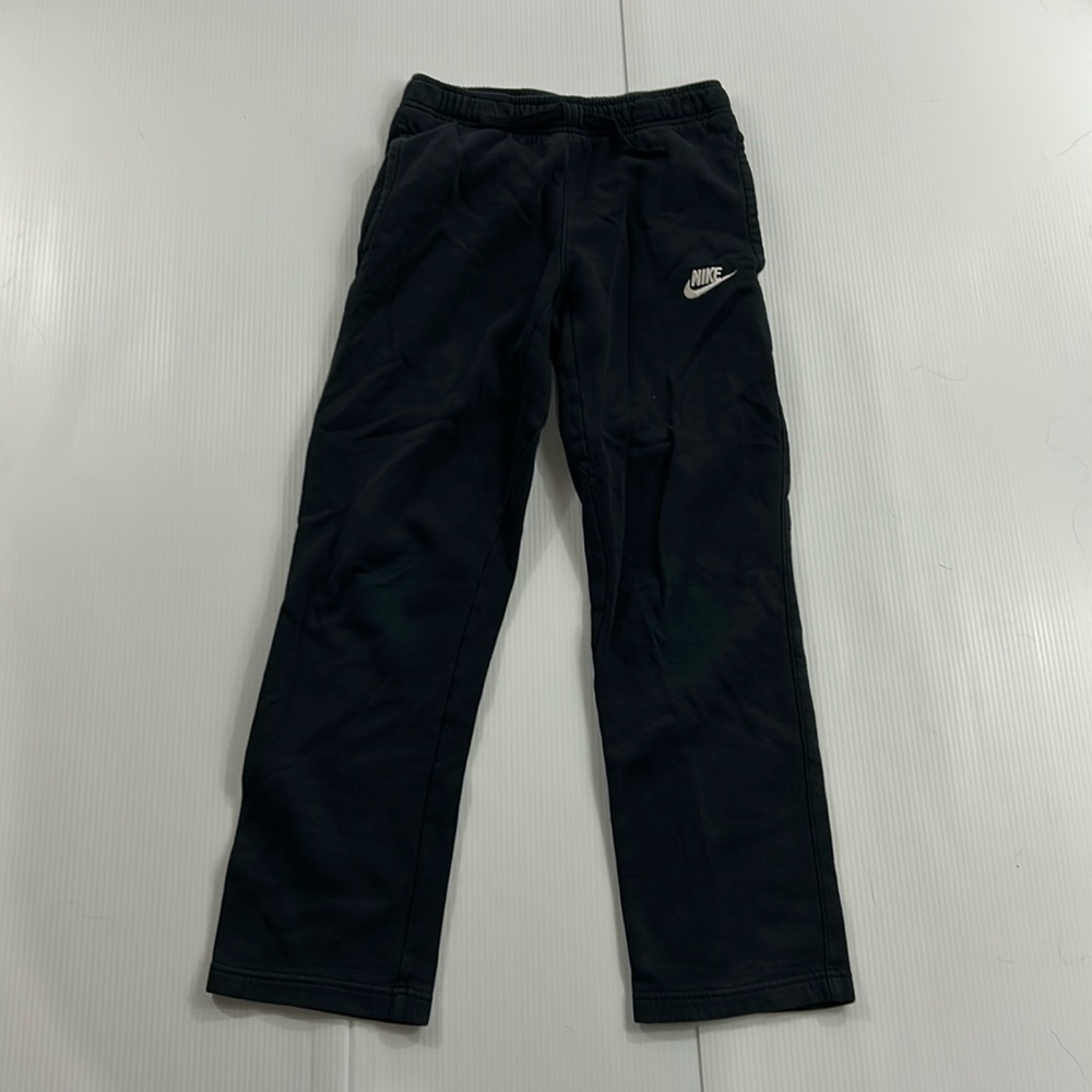 455. Nike Kids Charcoal Joggers (L)